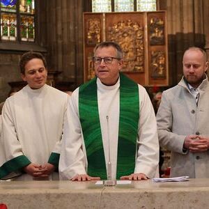 Beim Gottesdienst formulierten Pfarrer Klemens Hofmann, Pastoralvorstand Wolfgang Roth und Verwaltungsvorstand Markus Woda ihre Vision für die Zukunft der neuen Pfarre.