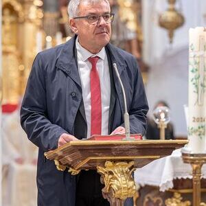 Der Bezirkshauptmann von Grieskirchen-Eferding Christoph Schweitzer sprach ein Gru?wort.