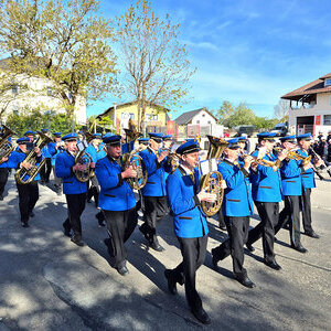 Begleitung durch die Marktmusikkapelle