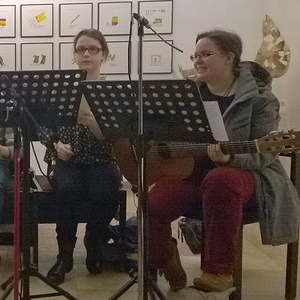 Band Kirche am Fluss in Fluss