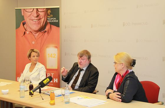 Mag.a Barbara Lanzerstorfer-Holzner (stv. Leiterin TelefonSeelsorge OÖ – Notruf 142), Univ.-Prof. Dr. mult. Hilarion G. Petzold, Mag.a Silvia Breitwieser (Leiterin TelefonSeelsorge OÖ – Notruf 142)