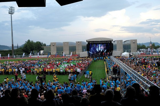 10.000 Sportler, Betreuer, Volunteers und Besucher machten die Eröffnungsfeier zu einem stimmungsvollen Fest