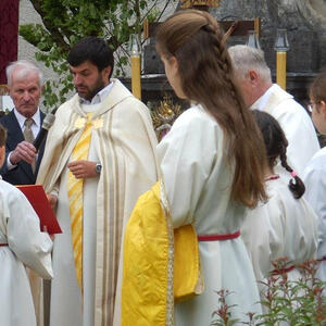 Fronleichnamsprozession auf Rädern