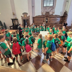 Unsere Volksschüler im Stift Reichersberg