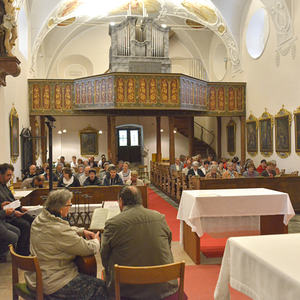 Ehrenamtlichen der Pfarre Kirchdorf wurden durch Pfarrer Pater Severin Kranabitl. Eine kurze Danke in der Bergkirche in Klaus, anschließend bei Schninagl ein EssenFoto Jack Haijes