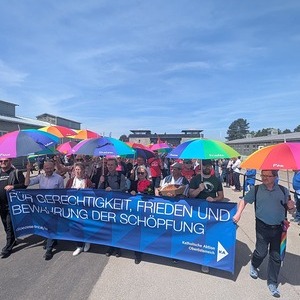 KA-Delegation bei Befreiungsfeier in Mauthausen
