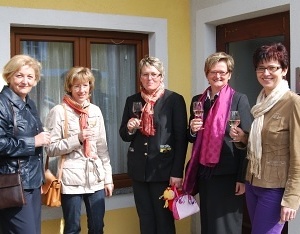 feierliche Segnung des 'Waldinger Pfarrweines'