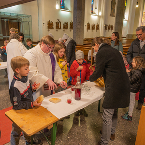 Am Nachmittag des Gründonnerstags fand eine Abendmahlfeier für Kinder in der Pfarrkirche statt.