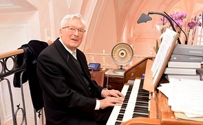Pfarre Atzbach: 70 Jahre Organist zur Ehre Gottes und zur Freude der Menschen