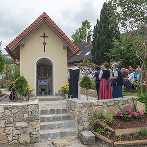 Segnung der Kapelle durch Pfarrer P. Severin