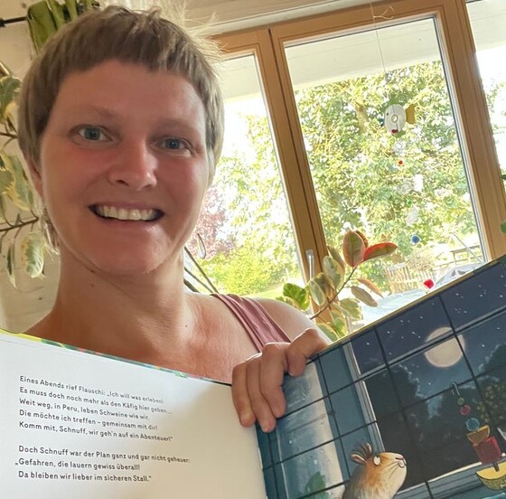 Vorlesepatin Monika Felber / © Monika Felber „GANZ OHR!“: Vorlesepat:innen-Ausbildung startet im Herbst