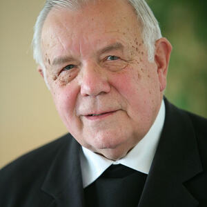 Bischof Maximilian Aichern