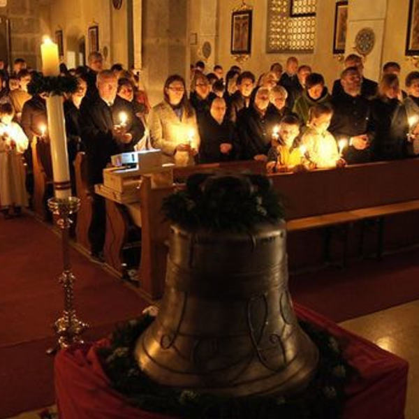 Osternachtsfeier mit Glockenweihe