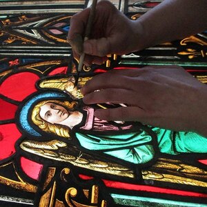 Restaurierung der Gemäldefenster des Mariendoms