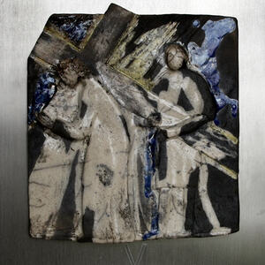 V. STATION  Simon von Cyrene hilft Jesus das Kreuz tragen