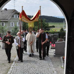 Einzug in die Kirche