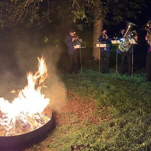 Feuerschale - Musikkapelle