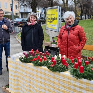 Adventkranzverkauf am Wochenmarkt