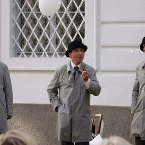 du & nichts: „Weißbrot und Magritte“