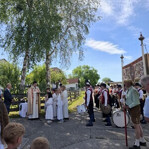 2. Altar - Birken