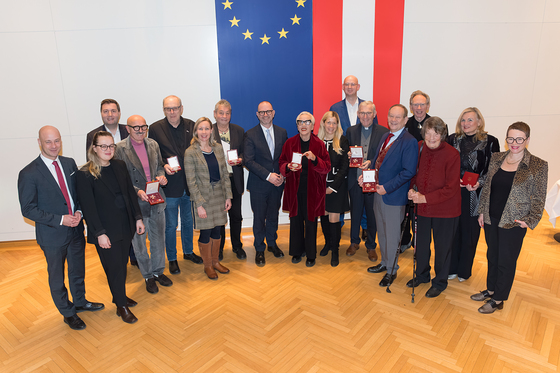 Großes Ehrenzeichen der Stadt Linz für Bischofsvikar Johann Hintermaier