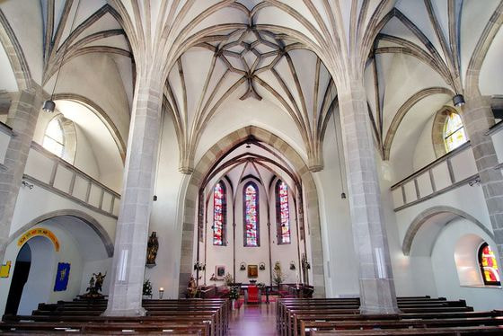 Innenansicht der Perger Pfarrkirche / © Karl Mayer Innenansicht der Perger Pfarrkirche