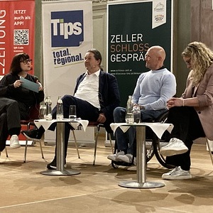 Die Gäste am Podium