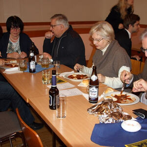 Neues Gotteslob im Gottesdienst und Männerfrühschopppen