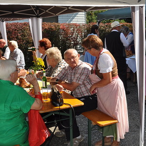 anschließend  Frühschoppen