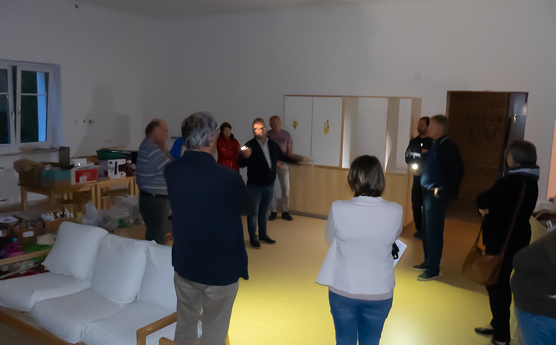 Besichtigung PGR Kopfing Baustelle kleiner Pfarrsaal und Raum hinter Bühne