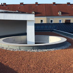 Neugestalteter Kirchenplatz 