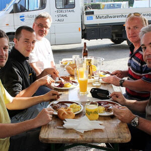 Neugestalteter Kirchenplatz 