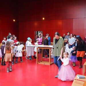 OLYMPUS DIGITAL CAMERA         