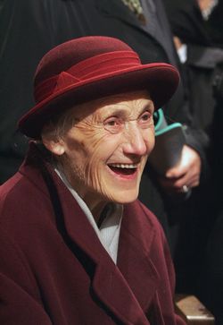 Franziska Jägerstätter bei der Seligsprechung ihres Mannes 2007