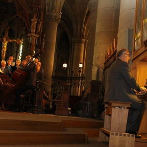 Bestens begleitet von Wolfgang Kreuzhuber an der Orgel!