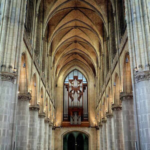 Leerer Raum im Neuen Dom