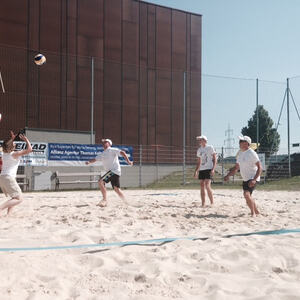 'KMB and Friends' beim Beachvolleyballturnier in Dietach