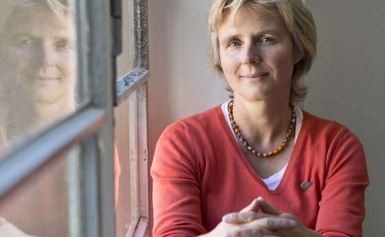 Portrait von Melanie Wolfers, Autorin, Theologin und Ordensfrau, Einzelportrait, Oesterreich, Wien, 15.10.2013|| Die Deutsche hatte nach ihrem Theologie und Philosophie Studium in theologischer Ethik promoviert, als Dozentin fuer Philosophie gearbe