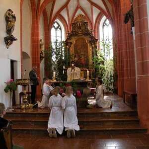 Ministrantinnen und Ministranten