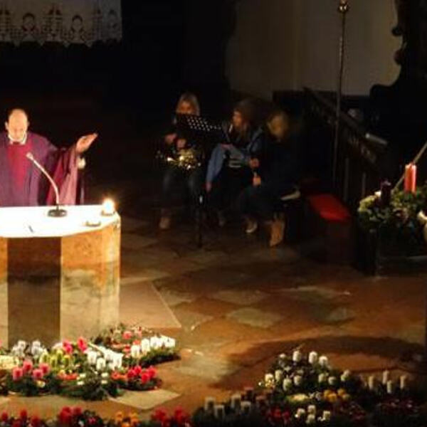 Die Kränze werden gesegnet                     