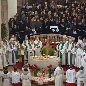 Am 25. Jänner 2026 wurden Pfarrer Klemens Hofmann, Pastoralvorstand Wolfgang Roth und Verwaltungsvorstand Markus Woda in der Pfarrkirche Stadt Freistadt von Bischof Manfred Scheuer feierlich in ihr Amt eingeführt.