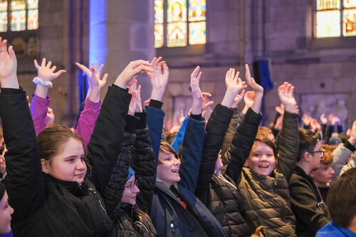 Am Samstag, 20. April 2024, machten sich rund 1050 Firmlinge aus 56 Pfarrgemeinden Oberösterreich auf den Weg nach Linz, um beim diözesanen Großereignis der Firmvorbereitung dabei zu sein.