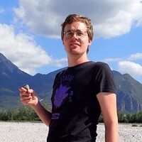 Simon Tuchecker