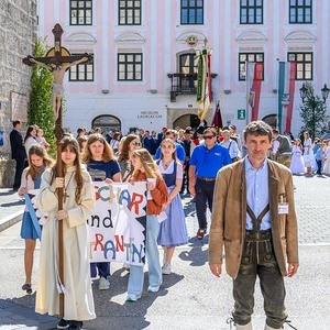 Segnung der Kreuzigungsgruppe am Schmidberg