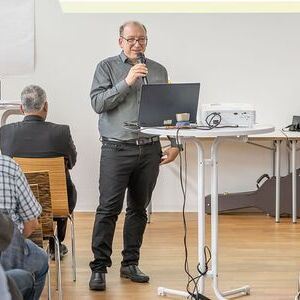 Der Leiter der Stabsstelle Pfarrstruktur Christoph Lauermann gab grundlegende Informationen zur Struktur der zukünftigen Pfarre.