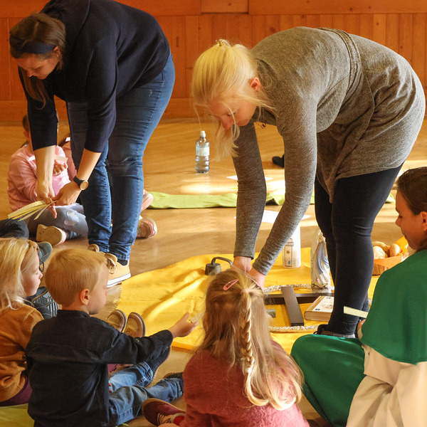 Wort-Gottes-Feier mit Kinderkirche