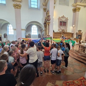 Unsere Volksschüler im Stift Reichersberg