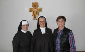 V. l.: Sr. Maria Justina Enzenhofer, Sr. M. Michaela Pfeiffer-Vogl und Sr. Teresa Hametner       