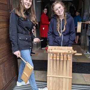 Minis ratschen am Karsamstag um 12 Uhr