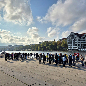 Die ehemalige Grenze Ost-West an der Mauer bzw. der Spree